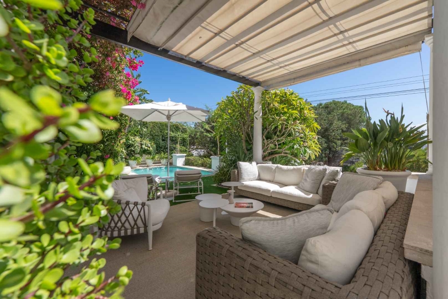 4 Bedroom Property for Sale in Oranjezicht Western Cape